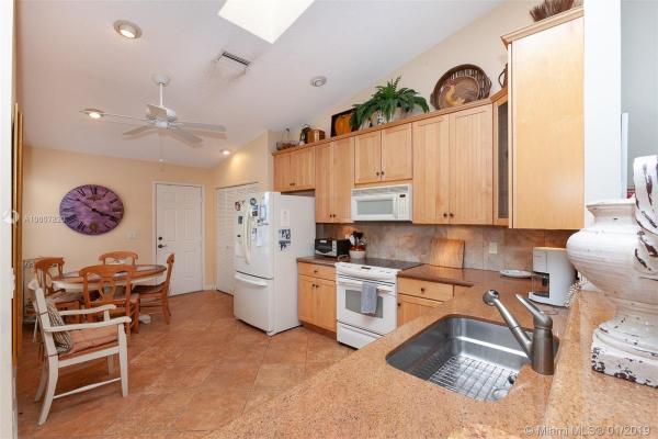 Parkshore At Whisper Walk, 8251 Sun Lake Dr, Boca Raton, Florida 33496, image 2