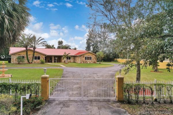 Sunshine Ranches, 14800 Marvin Ln, Southwest Ranches, Florida 33330, image 2