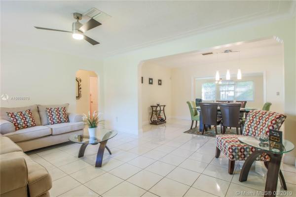 Acadia, 810 NE 70th St, Miami, Florida 33138, image 2