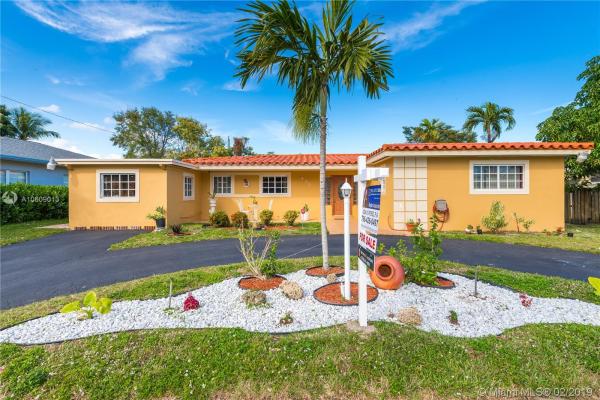 935 NE 175th St, Unincorporated Dade County, Florida 33162, image 2