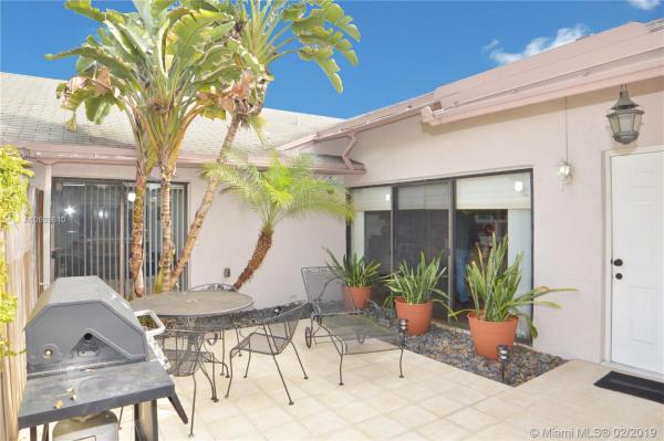 Courtyards Of Plantation Acres, 150 NW 115th Ave #306, Plantation, Florida 33325, image 2