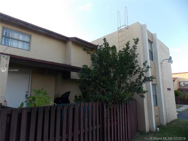 Indian Lake Village, 10080 NW 9st Cir #202, Fountainebleau, Florida 33172, image 2