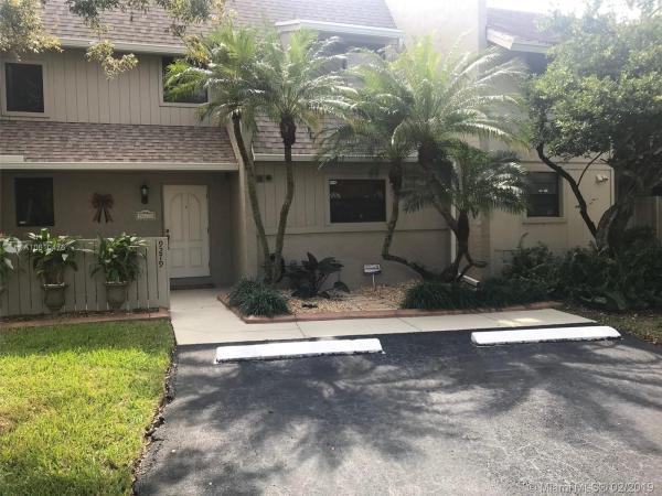 Briar Bay Townhouse Estates, 9279 SW 136th St Cir, Kendall, Florida 33176, image 2