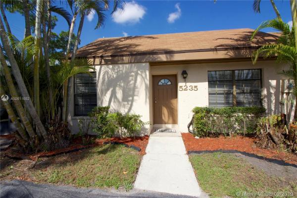 Cinnamon, 5235 Celery Ln, Palm Beach Gardens, Florida 33418, image 2