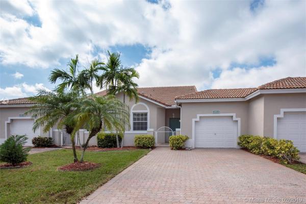 Regency Homes At Fairway Isles, 2701 E Aragon Blvd #4, Sunrise, Florida 33313, image 2