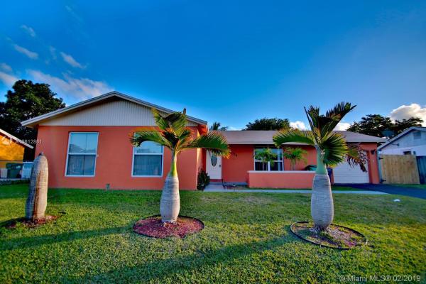 Meadow Wood Manor, 12354 SW 264th Ter, Kendale Lakes, Florida 33032, image 2