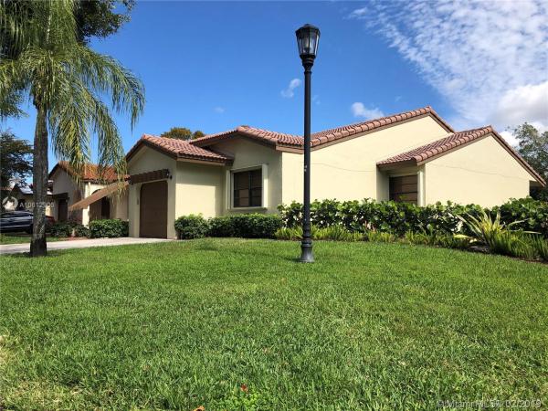 The Moors Townhouses, 17339 NW 66th Pl #17339, Country Club, Florida 33015, image 2