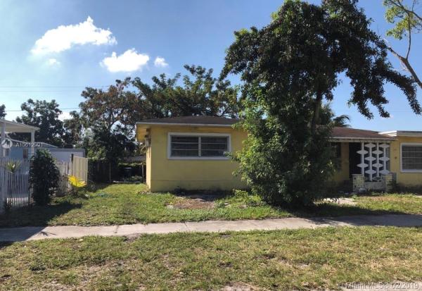 Hyde Park Manor, 1080 NW 140th St, Golden Glades, Florida 33168, image 2