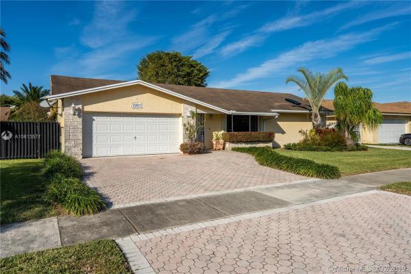 Calusa Club Estates, 13611 SW 98th St, The Crossings, Florida 33186, image 2