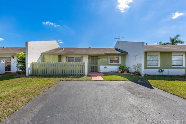 Devon Aire Villas, 12340 SW 114th Ter, The Crossings, Florida 33186, image 2