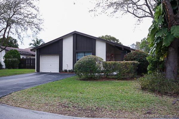 Patio Homes In The Crossings, 11754 SW 134th Ct, The Crossings, Florida 33186, image 2