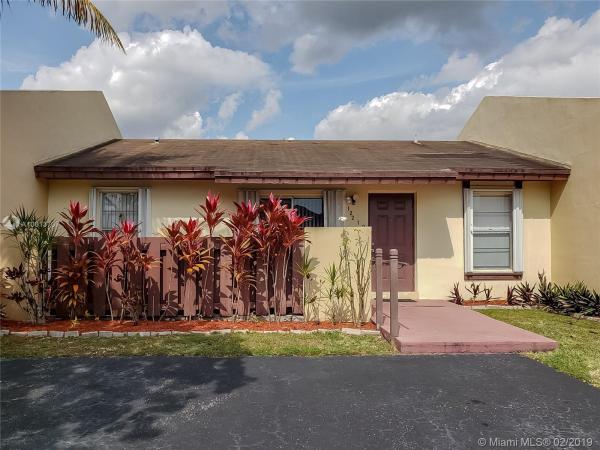 Devon Aire Villas, 12219 SW 119th Ter, The Crossings, Florida 33186, image 2