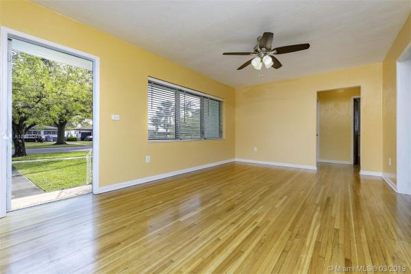 Country Club Estates, 579 Hunting Lodge Dr, Miami Springs, Florida 33166, image 2
