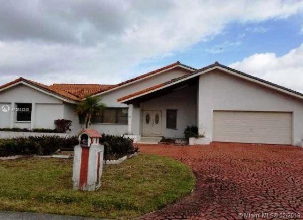 North Links Country Club Estates, 7035 N Augusta Dr, Country Club, Florida 33015, image 2