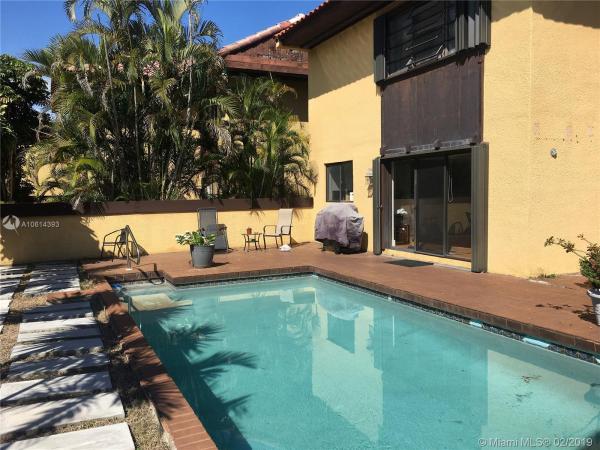 California Club Homes, 1067 NE 204th Ter, Ives Estates, Florida 33179, image 2