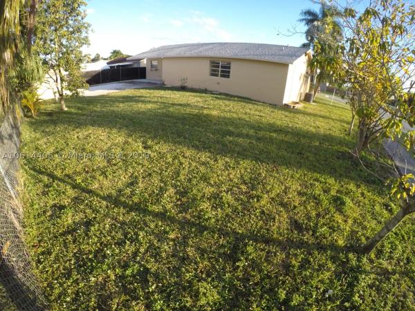 Meadow Wood Manor, 13371 SW 254th Ter, Princeton, Florida 33032, image 2