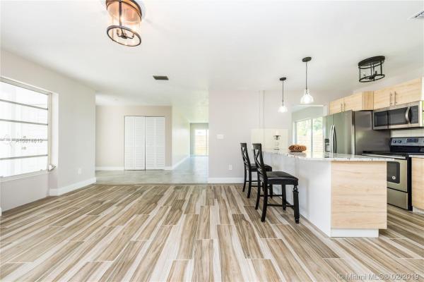 Point Royale, 19390 Lenaire Dr, Cutler Bay, Florida 33157, image 2