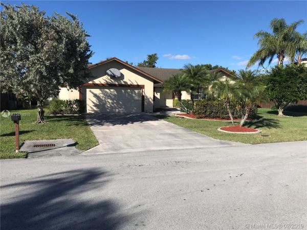 Kings Grant East, 15021 SW 156th Ter, Richmond West, Florida 33187, image 2