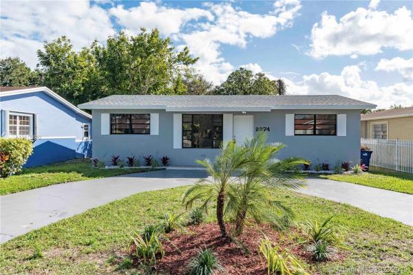 Radio Heights, 2374 NW 172nd Ter, Miami Gardens, Florida 33056, image 2
