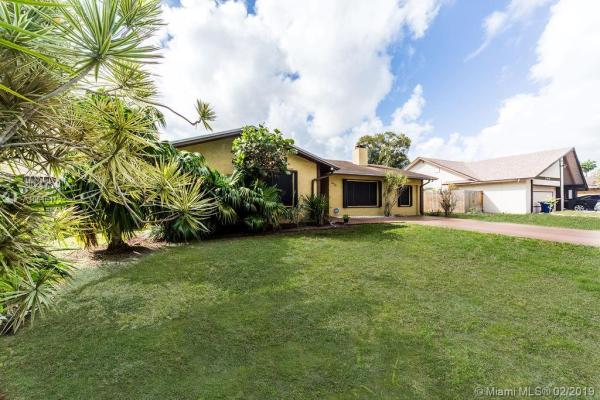 Sky Lake Homes, 20526 NE 9th Pl, Ives Estates, Florida 33179, image 2