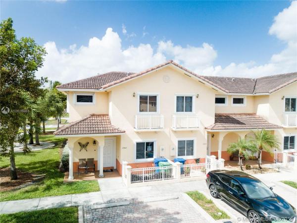 Tuscan Lake Villas, 17902 NW 74th Ct, Country Club, Florida 33015, image 2