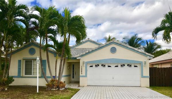 Lago Mar South, 15893 SW 82nd St, Kendall, Florida 33193, image 2