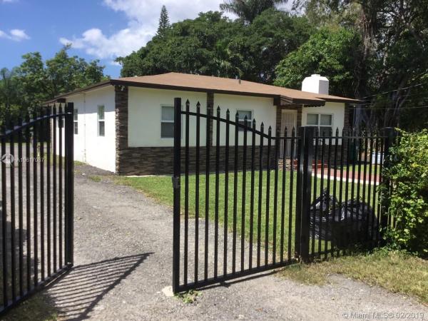 Claridge House, 740 NE 149th St, Golden Glades, Florida 33161, image 2