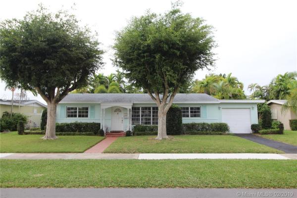 Pine Tree Manor, 9630 Irene Dr, Cutler Bay, Florida 33157, image 2
