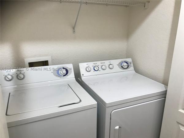Valencia, 6001 SW 70th St #252, South Miami, Florida 33143, image 2