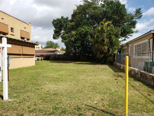 Fairmont Park, 2265 SW 4th St, Miami, Florida 33135, image 2