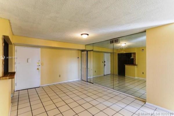 1251 NE 108th St #107, Unincorporated Dade County, Florida 33161, image 2