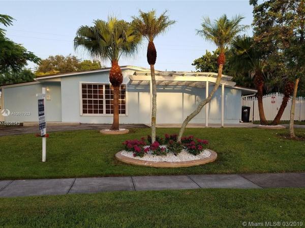 Palmetto Country Club Estates, 15800 Palmetto Club Dr, Palmetto Estates, Florida 33157, image 2