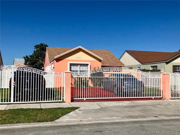 Leslie Patio Homes, 20314 NW 32nd Pl, Miami Gardens, Florida 33056, image 2