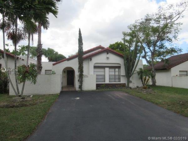 Town Villas In The Crossings, 11104 SW 136th Ct, The Crossings, Florida 33186, image 2