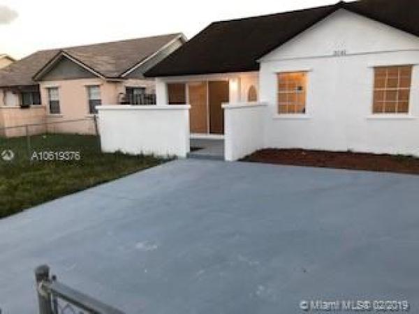 Leslie Patio Homes, 3242 NW 203rd St, Miami Gardens, Florida 33056, image 2