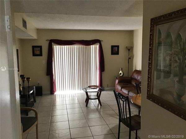 Laguna Club East, 260 NW 107th Ave #211, Fountainebleau, Florida 33172, image 2