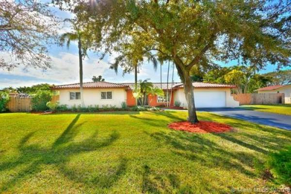 Pine Shore, 10860 SW 125th St, Kendall, Florida 33176, image 2