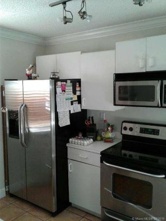 Weitzer Serena Lakes Townhomes, 17625 SW 140th Ct #17625, Richmond West, Florida 33177, image 2