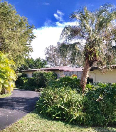 Ranchero Manors, 8990 SW 124th St, Kendall, Florida 33176, image 2