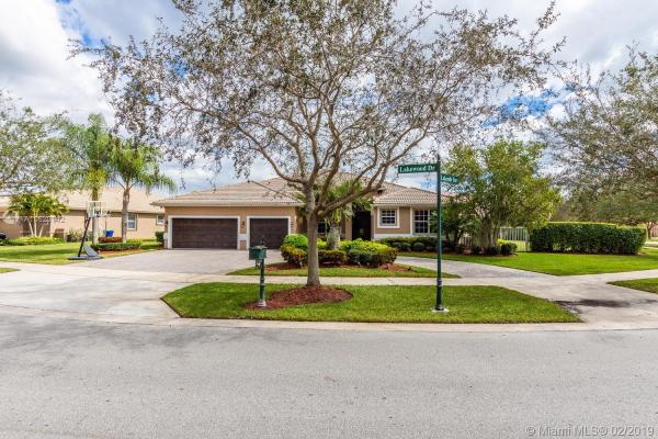 Country Glen, 5168 Lakewood Dr, Cooper City, Florida 33330, image 2