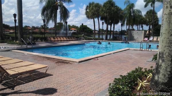 Moors Pointe, 18350 Mediterranean Blvd #4-27, Country Club, Florida 33015, image 2