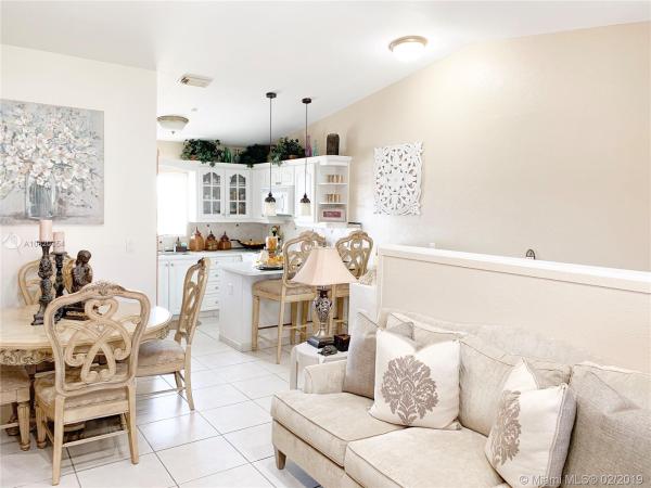 Silver Gardens Villas, 10101 W Okeechobee Rd #3-202, Hialeah Gardens, Florida 33016, image 2