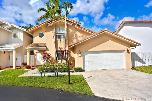 Kendall Grove Cluster Homes, 10823 SW 90th Ln, Kendall, Florida 33176, image 2