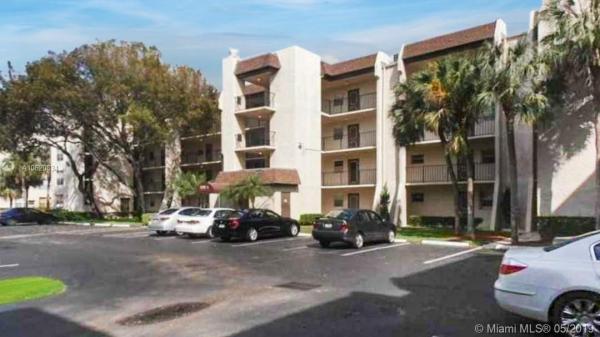 Lagoon Place, 9235 Lagoon Pl #203, Davie, Florida 33324, image 2