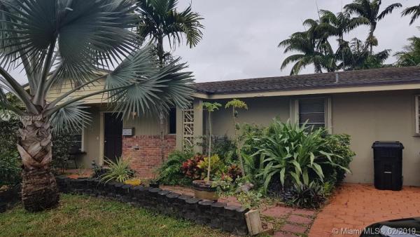 Pickwick Lake Estates, 831 NE 182nd St, North Miami Beach, Florida 33162, image 2