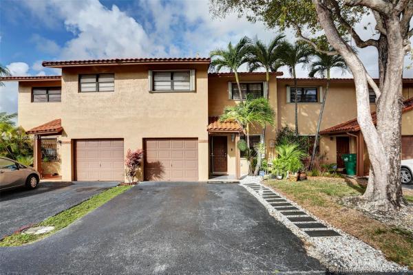 Valleys Of Kendall, 11645 SW 90th Ter, Kendall, Florida 33176, image 2