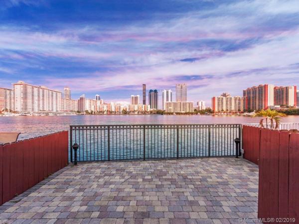 Beach Club Villas, 4005 NE 167th St #3, North Miami Beach, Florida 33160, image 2
