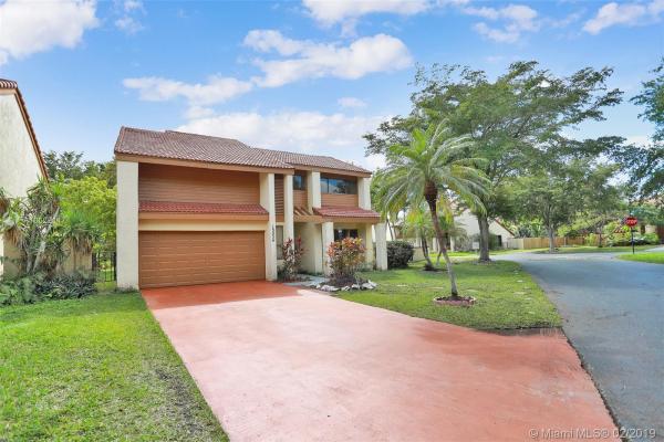 Spicewood At The Hammocks, 15034 SW 88th Ln, The Hammocks, Florida 33196, image 2