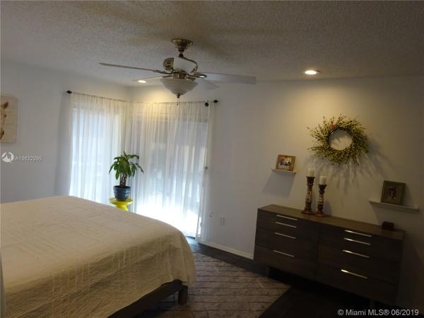 California Club Homes, 1024 NE 203rd Ln, Ives Estates, Florida 33179, image 2