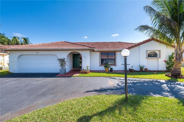 Waverly Hundred, 6310 W Sedgewyck Cir W, Davie, Florida 33331, image 2